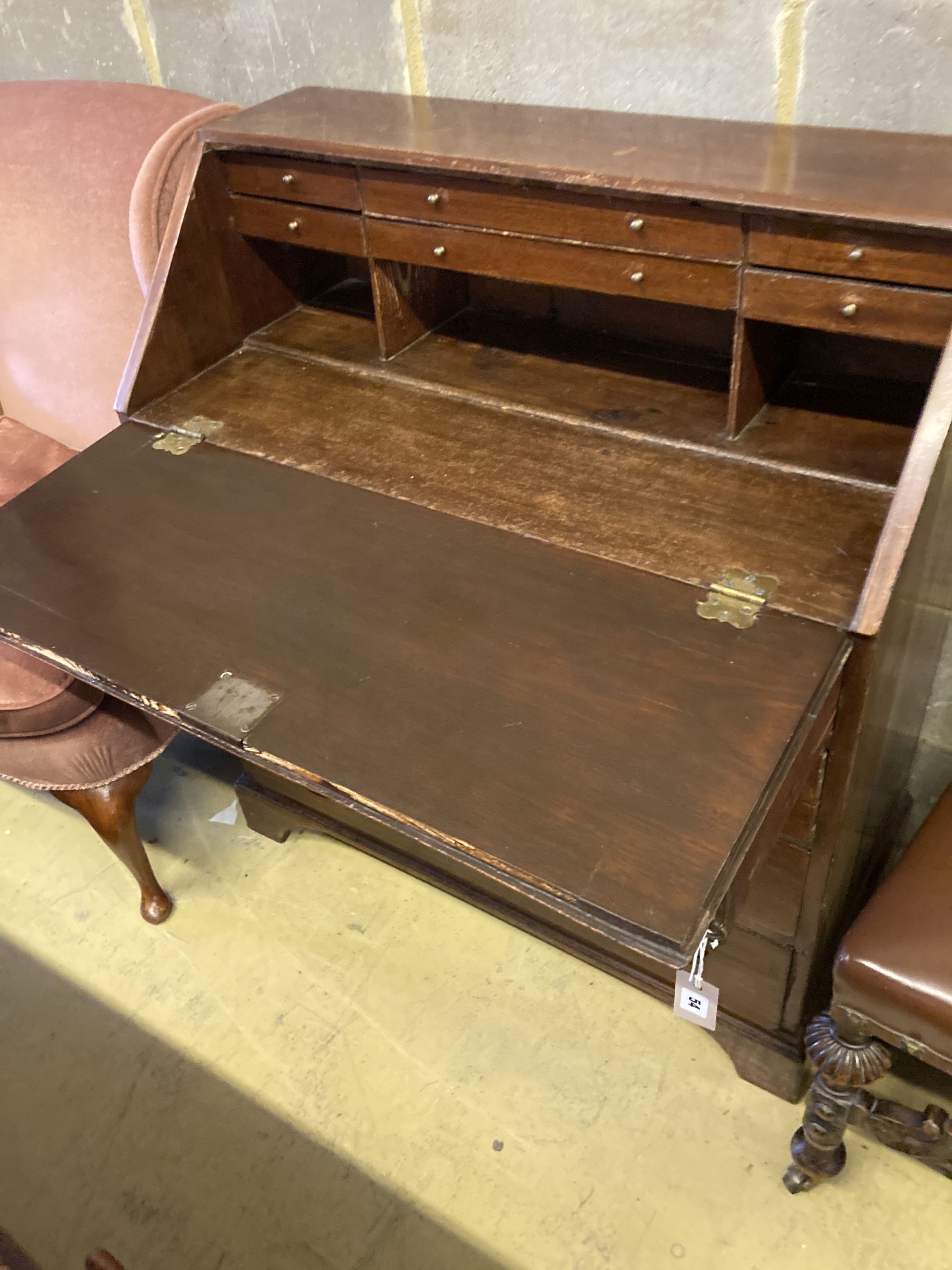 A George III mahogany bureau, width 91cm, depth 45cm, height 102cm